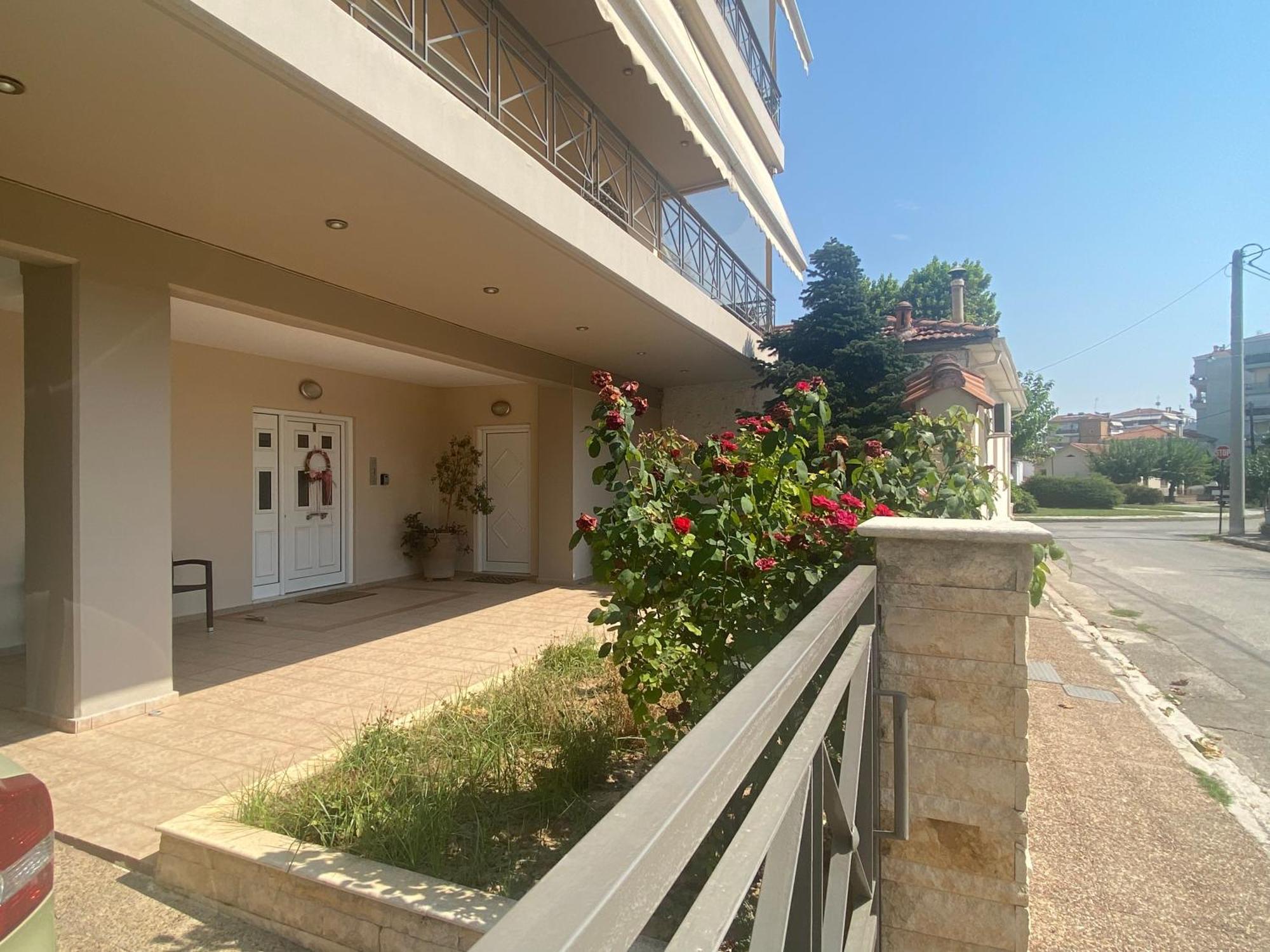 Cozy & Quiet City Apartment Trikala  Ngoại thất bức ảnh