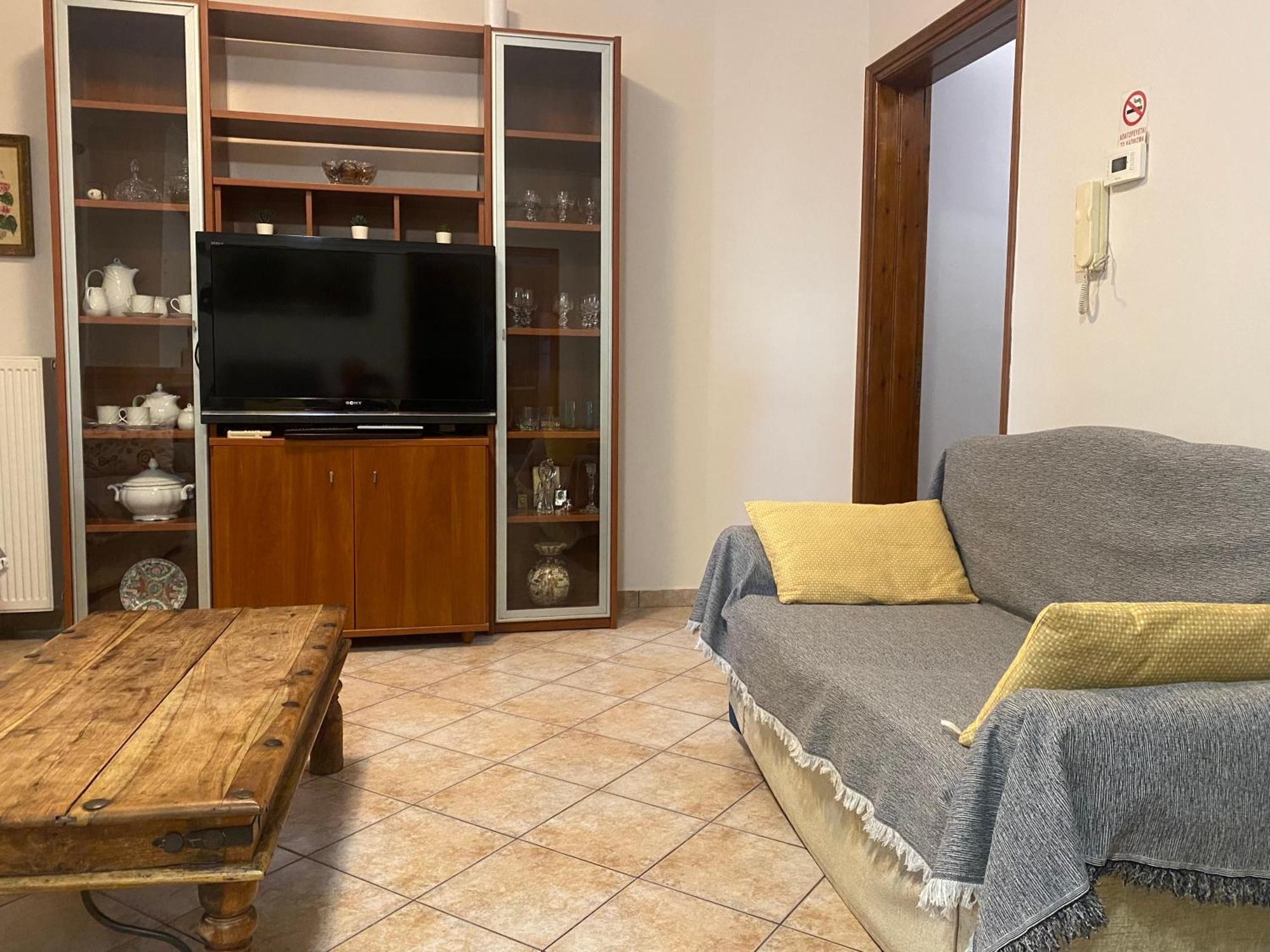 Cozy & Quiet City Apartment Trikala  Ngoại thất bức ảnh