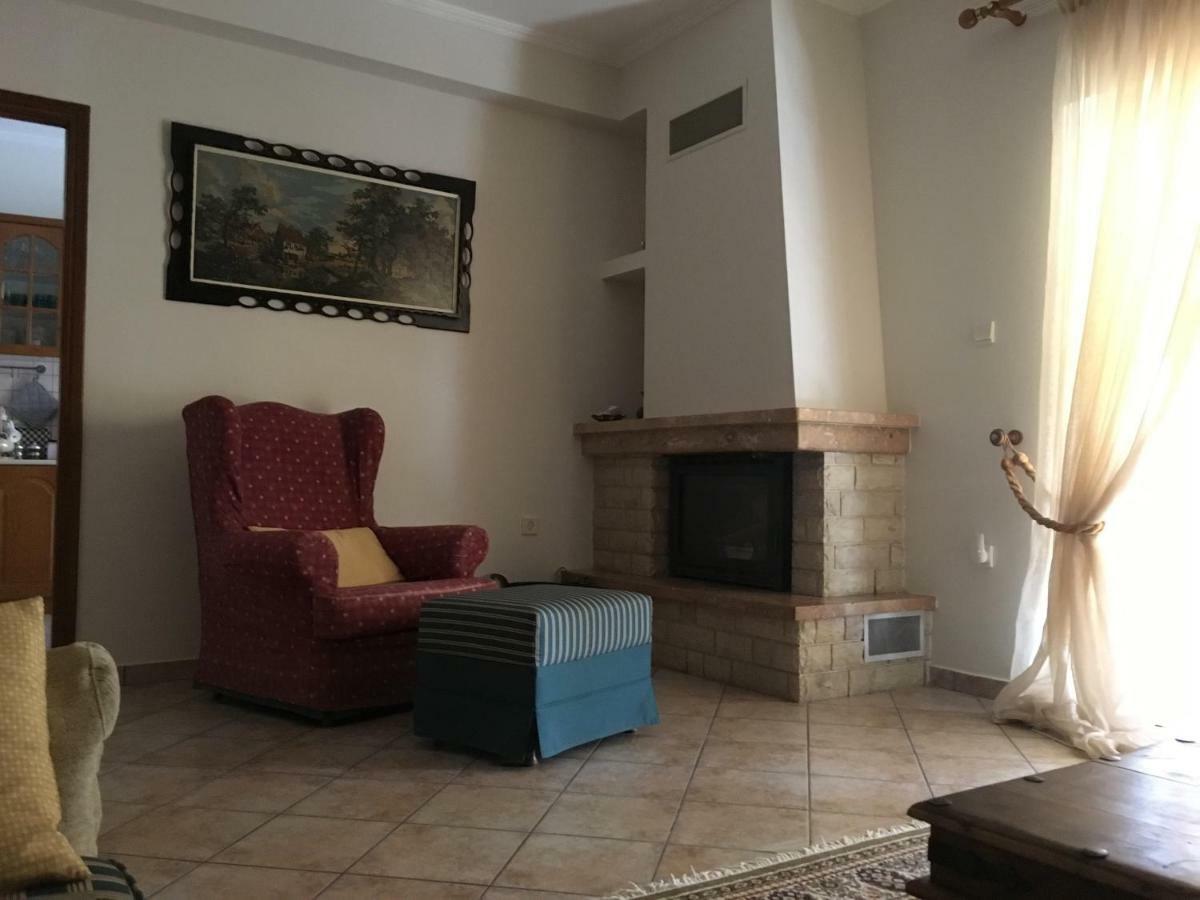 Cozy & Quiet City Apartment Trikala  Ngoại thất bức ảnh